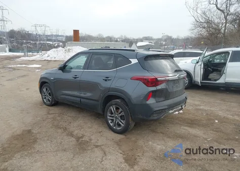 2021 Kia Seltos S из США, поврежденный, VIN KNDEUCAA3M7100853